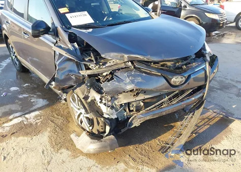 2018 Toyota Rav4 Le z USA, uszkodzony, nr VIN JTMZFREV7JJ747816